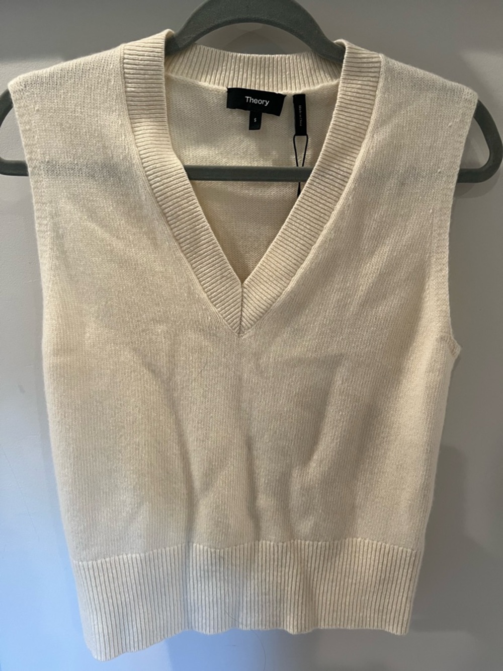 Theory Felted Wool Cashmere Blend Ivory V-Neck Sleeveless Knit Sweater Vest - S